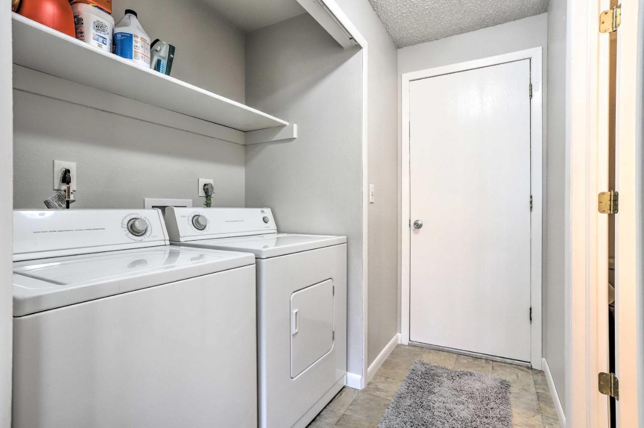 Duplex With Private Yard 3 Mi To Downtown Loveland! エクステリア 写真